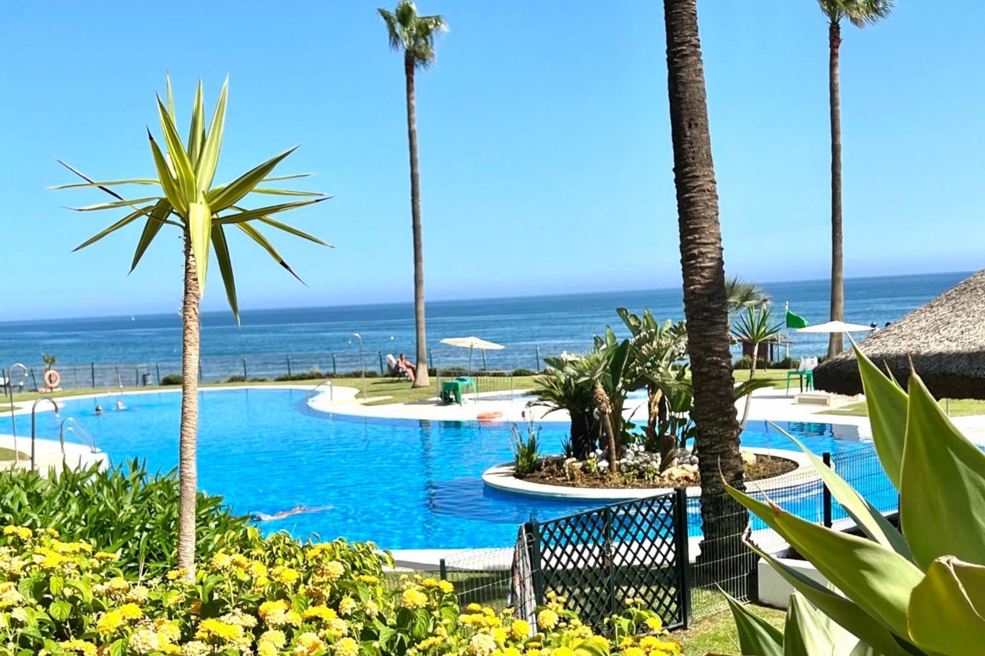 Sitio de Calahonda Mi Capricho 2D Beachfront- Apartment With Sea View - Costa Del Sol מראה חיצוני תמונה